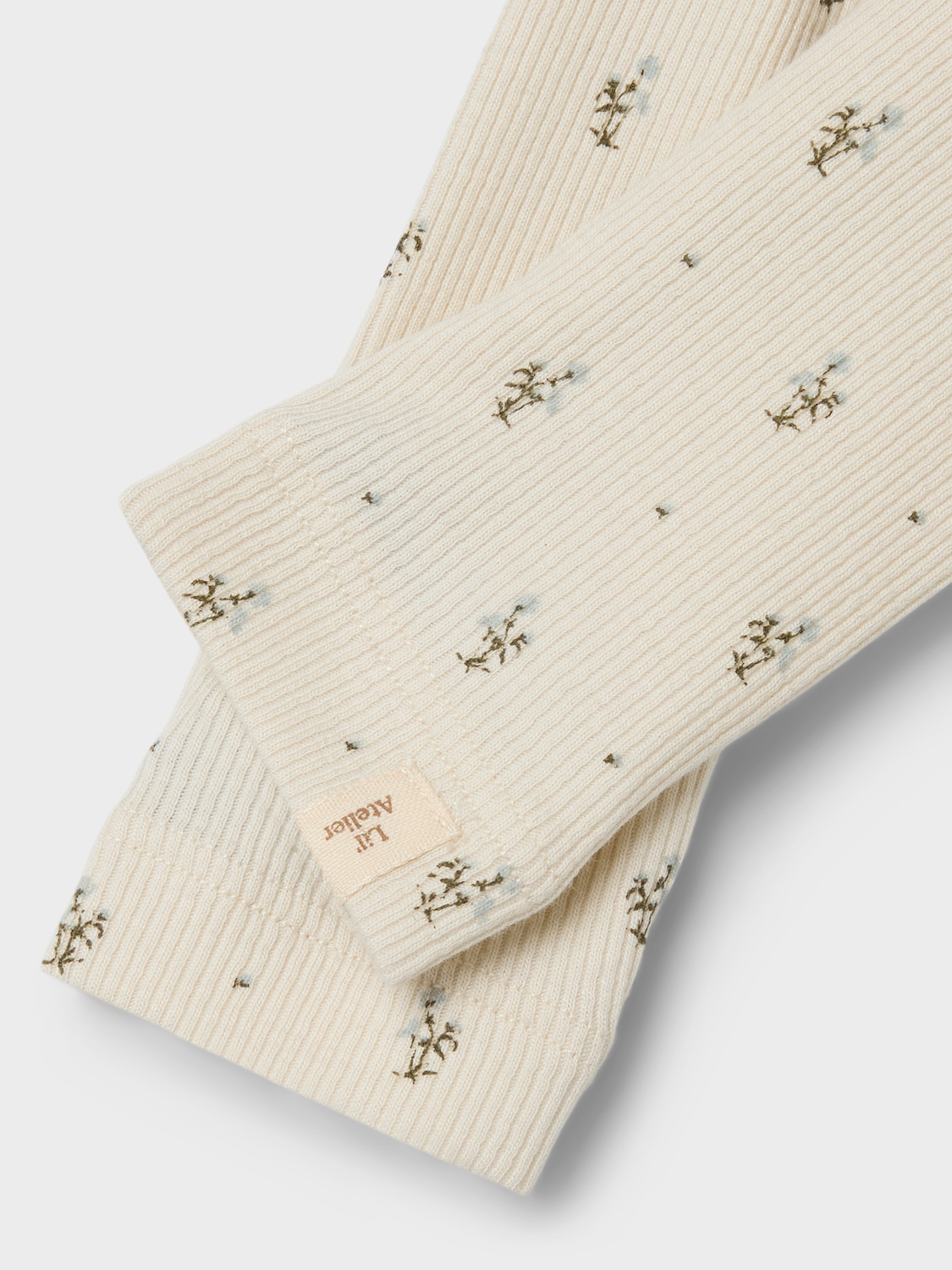 model_shot-front_full